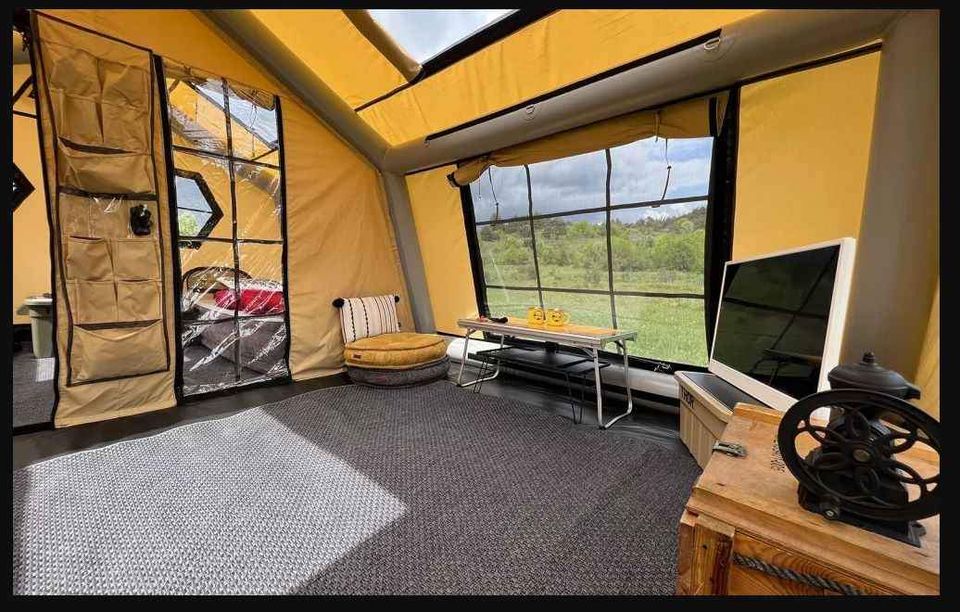 Inflatable camping tent , extra large (ELARIO XL)