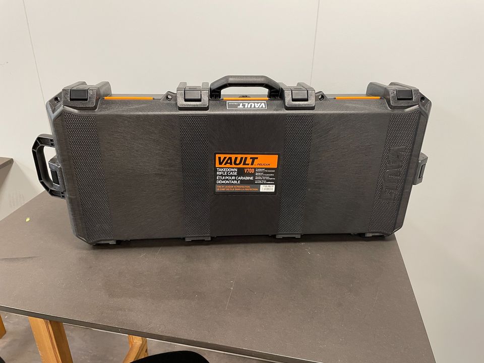 Pelican Vault V700 Takedown Case with Foam Insert (Black) - NEVER BEEN USED
